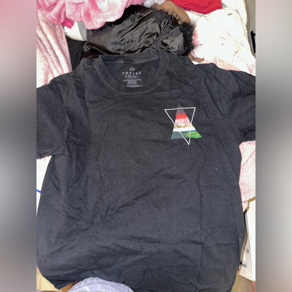 EMPYRE black medium graphic tee
